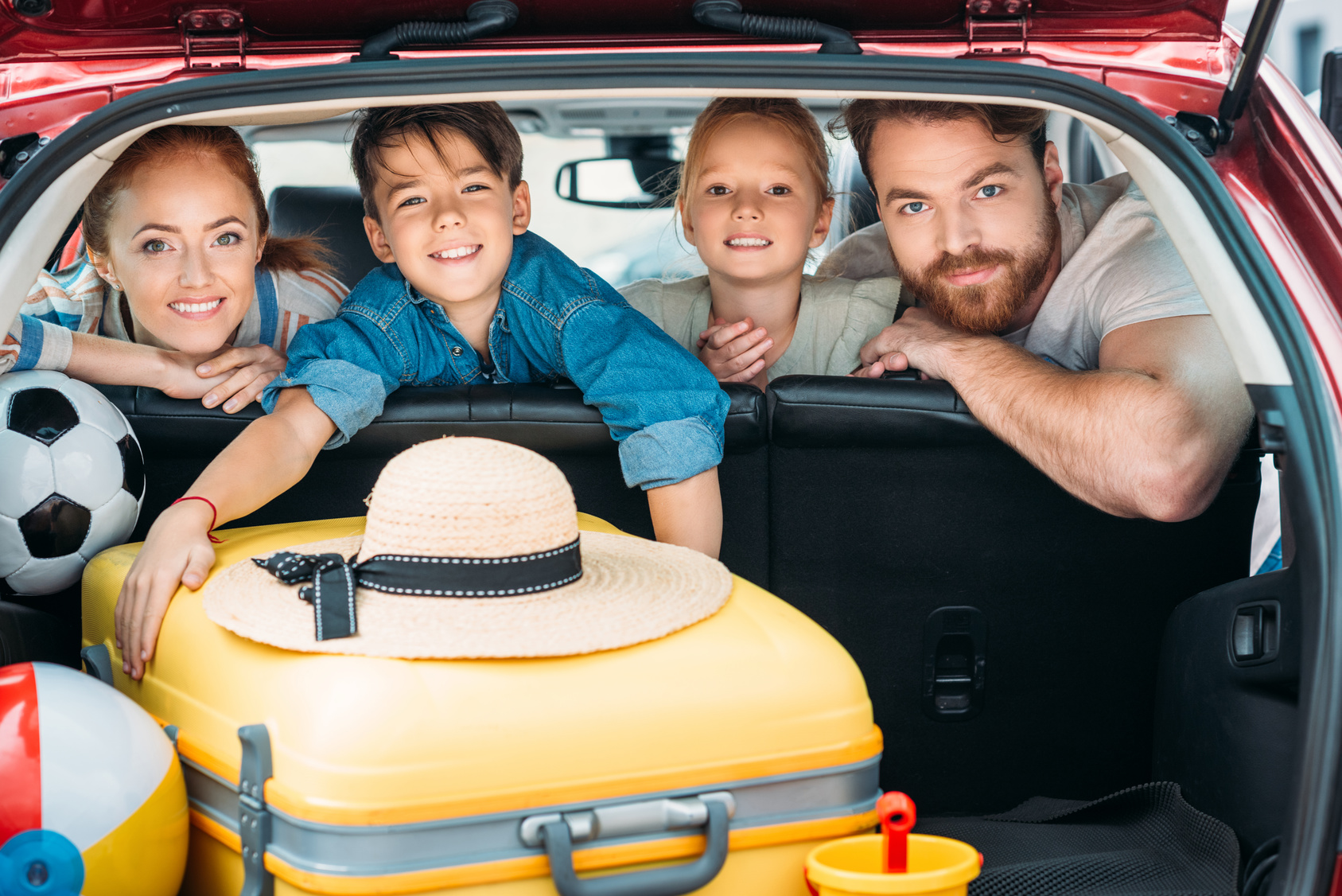 Почему машины родители. Машина для путешествий семьей. Семейный автомобиль для путешествий. Автомобиль семьям с детьми. Путешествие с детьми.