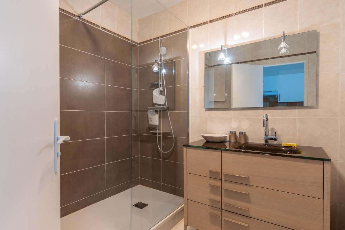 LACAZE96CoursDesbiey,33120Arcachon-5