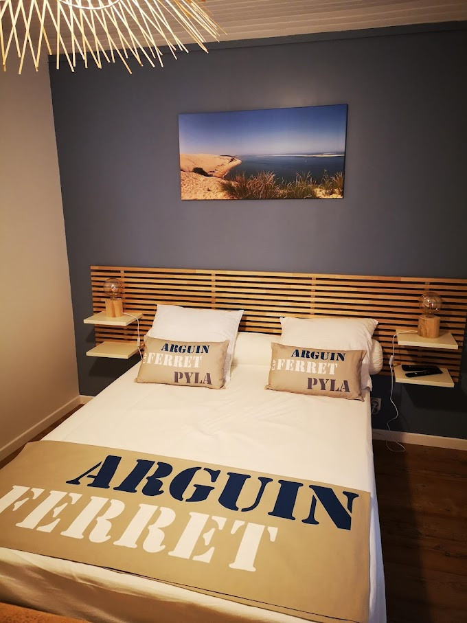 MILHORAT DUPUY 6 chambre 1 lit bis - © MILHORAT DUPUY MILHORAT DUPUY 6 chambre 1 lit bis