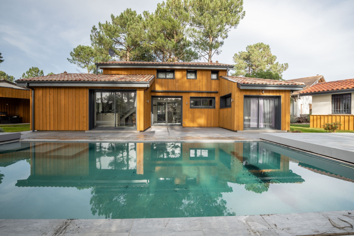 Meero-3S4A6122 Meero-3S4A6122