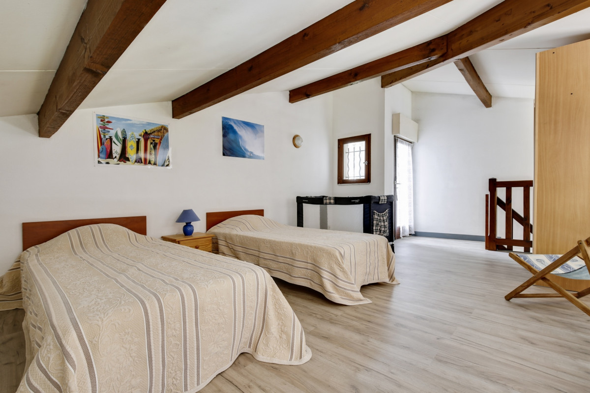 Meero-bracket_003__27153886__32932335__32927029__32932564 Meero-bracket_003__27153886__32932335__32927029__32932564