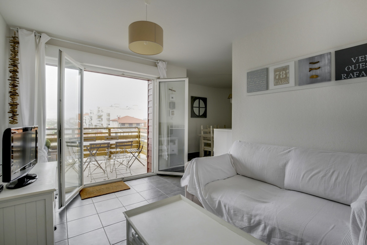 ShootingMeero-3 ShootingMeero-3