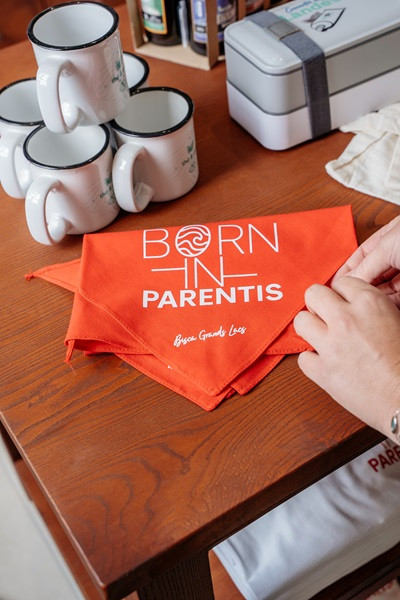 ferias-born-in-parentis-hd-32-7733430