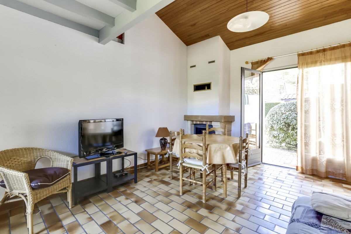 photo-62135749-022-photo-62135749-024