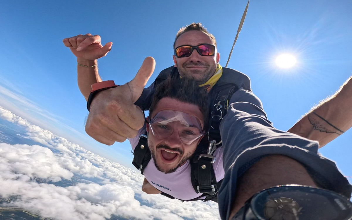 vertical-t-air-9875157