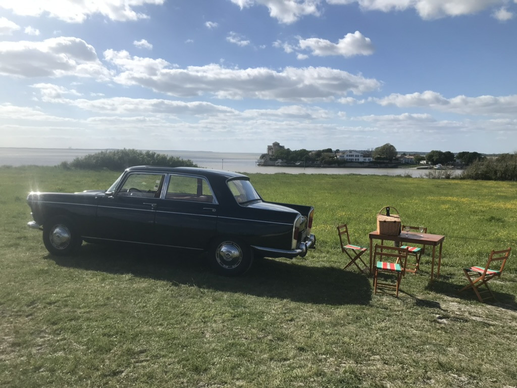 visite-sympa-peugeot404-pimprenelle-7639769