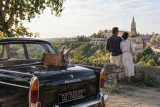 pique-nique-romantique-face-au-village-m-di-val-10535773